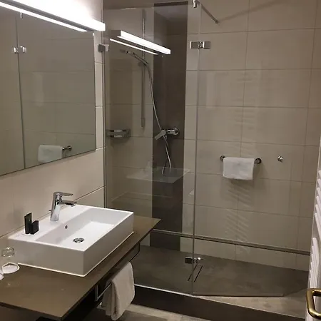 Parkhotel Leiser Отель Планег